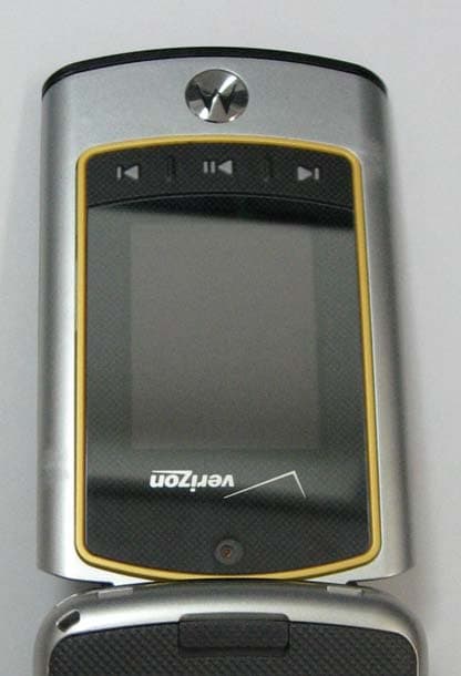 Portable Cellular/ PCS CDMA Transceiver with BT - FCC ID IHDT56JJ1 - Motorola Mobility LLC (3)