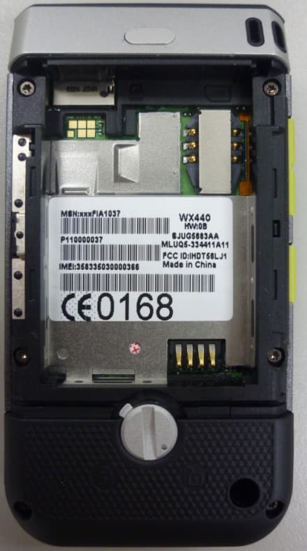 Portable Cellular/ PCS WCDMA/ GSM/ EDGE Transceiver with Bluetooth - FCC ID IHDT56LJ1 - Motorola Mobility LLC