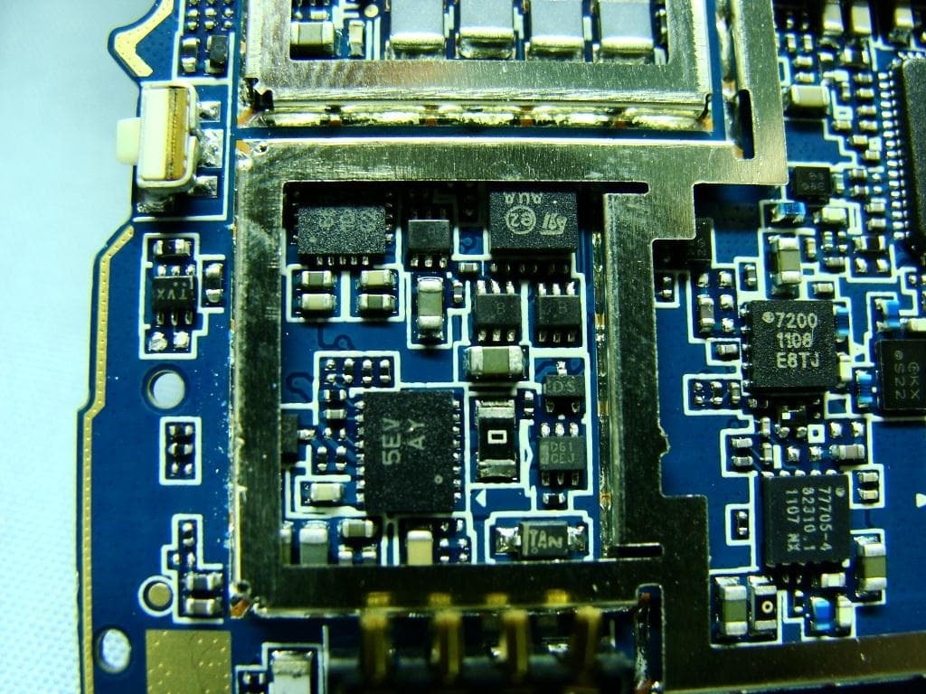 Mobile Phone - FCC ID IHDT56ML3 - Motorola Mobility LLC (5)