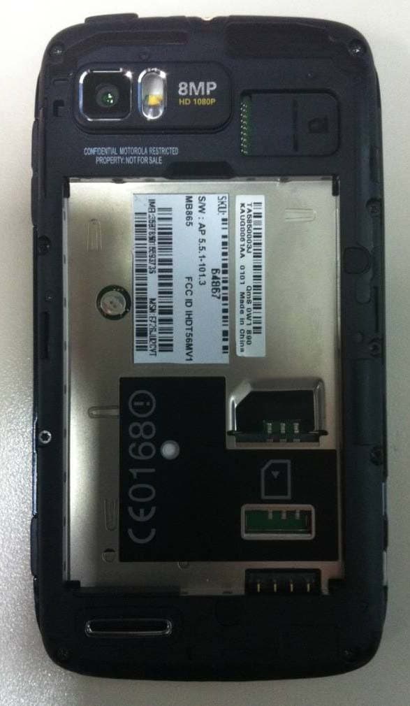 WCDMA/GSM TRANSCEIVER WITH BT & WLAN - FCC ID IHDT56MV1 - Motorola Mobility LLC (1)