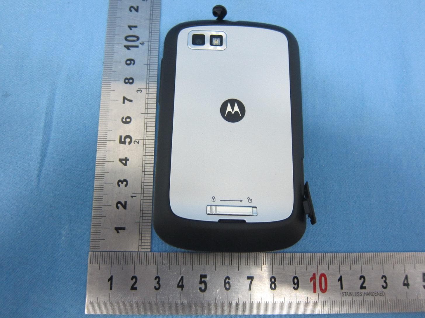 MOBILE PHONE - FCC ID IHDT56NB1 - Motorola Mobility LLC (5)