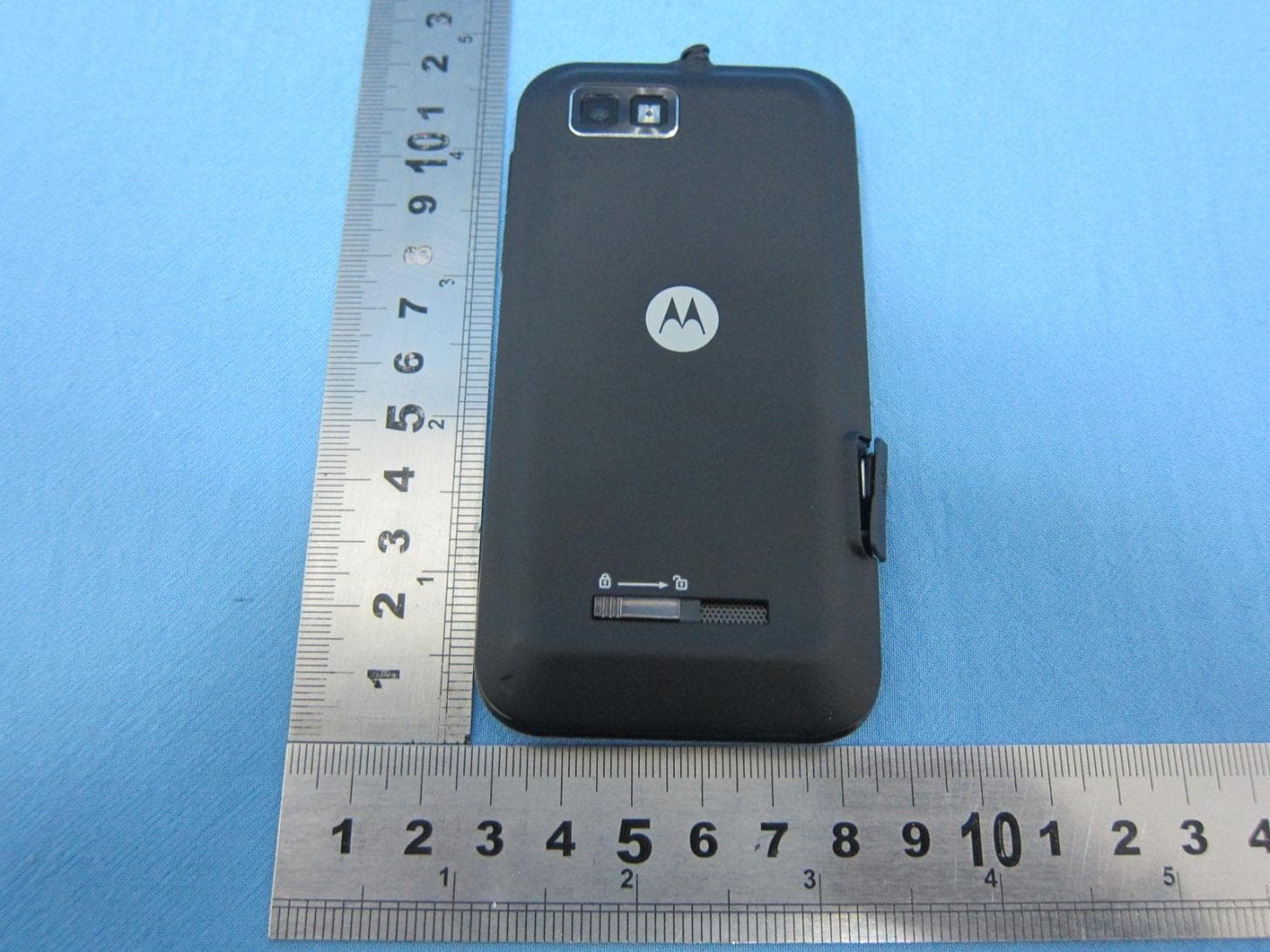 CDMA MOBILE PHONE WITH BT/WIFI - FCC ID IHDT56NC3 - Motorola Mobility LLC (5)
