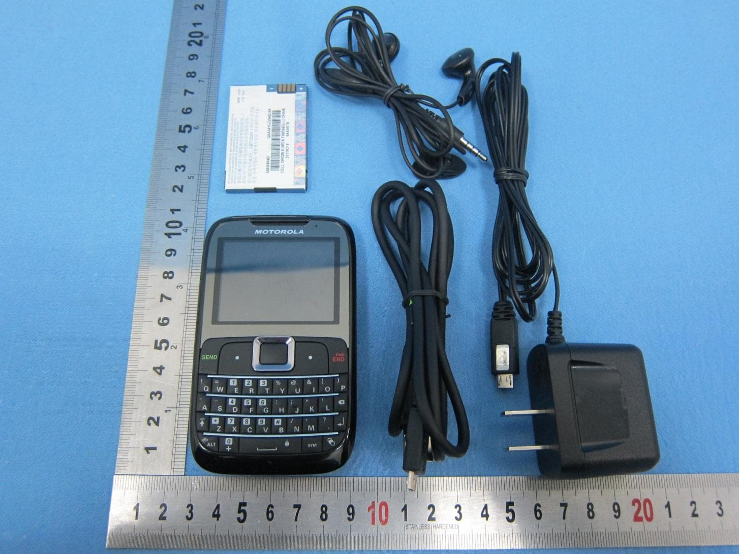 GSM/WCDMA MOBILE PHONE - FCC ID IHDT56NE1 - Motorola Mobility LLC (4)