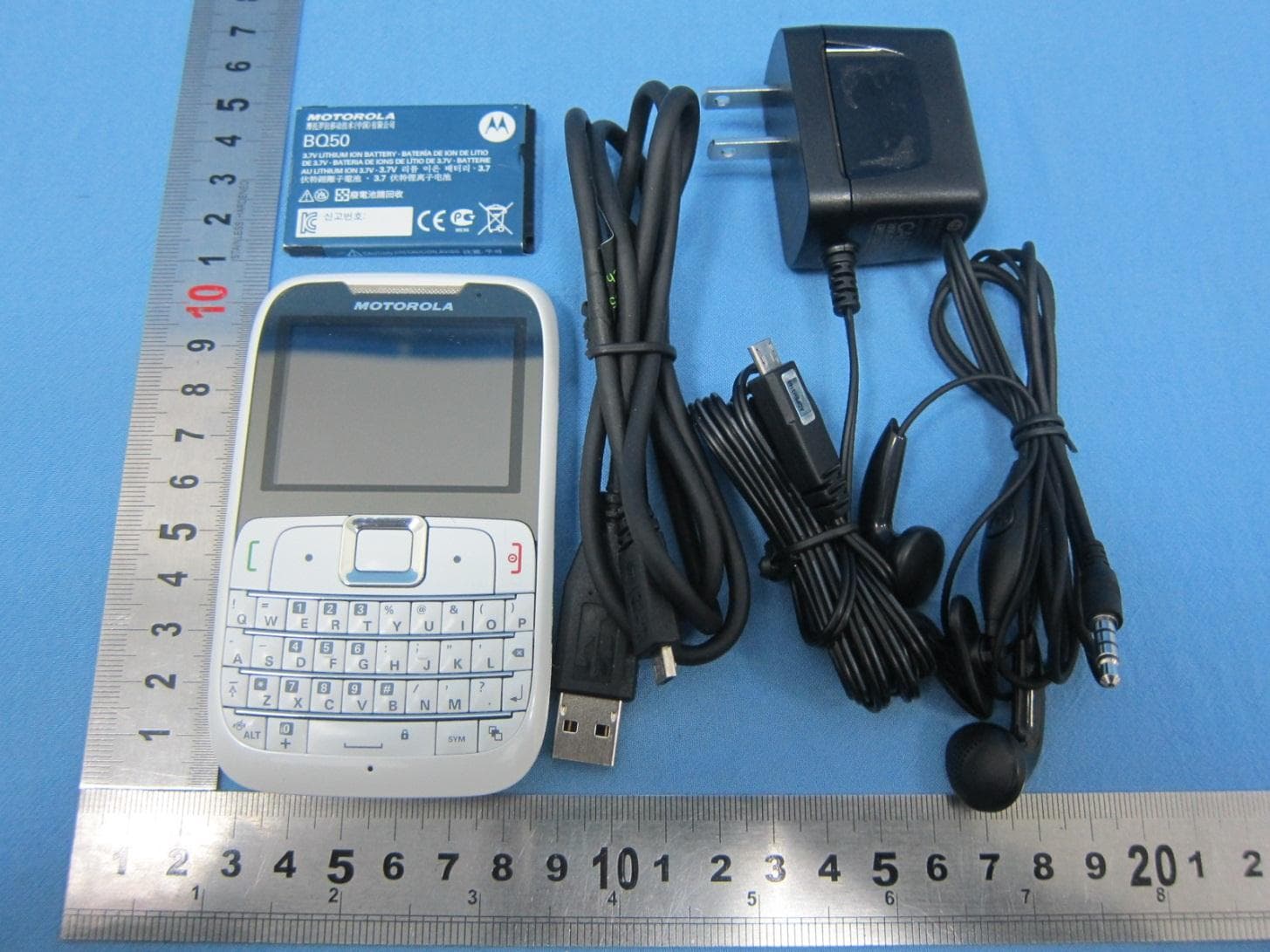GSM/WCDMA MOBILE PHONE - FCC ID IHDT56NE3 - Motorola Mobility LLC (3)