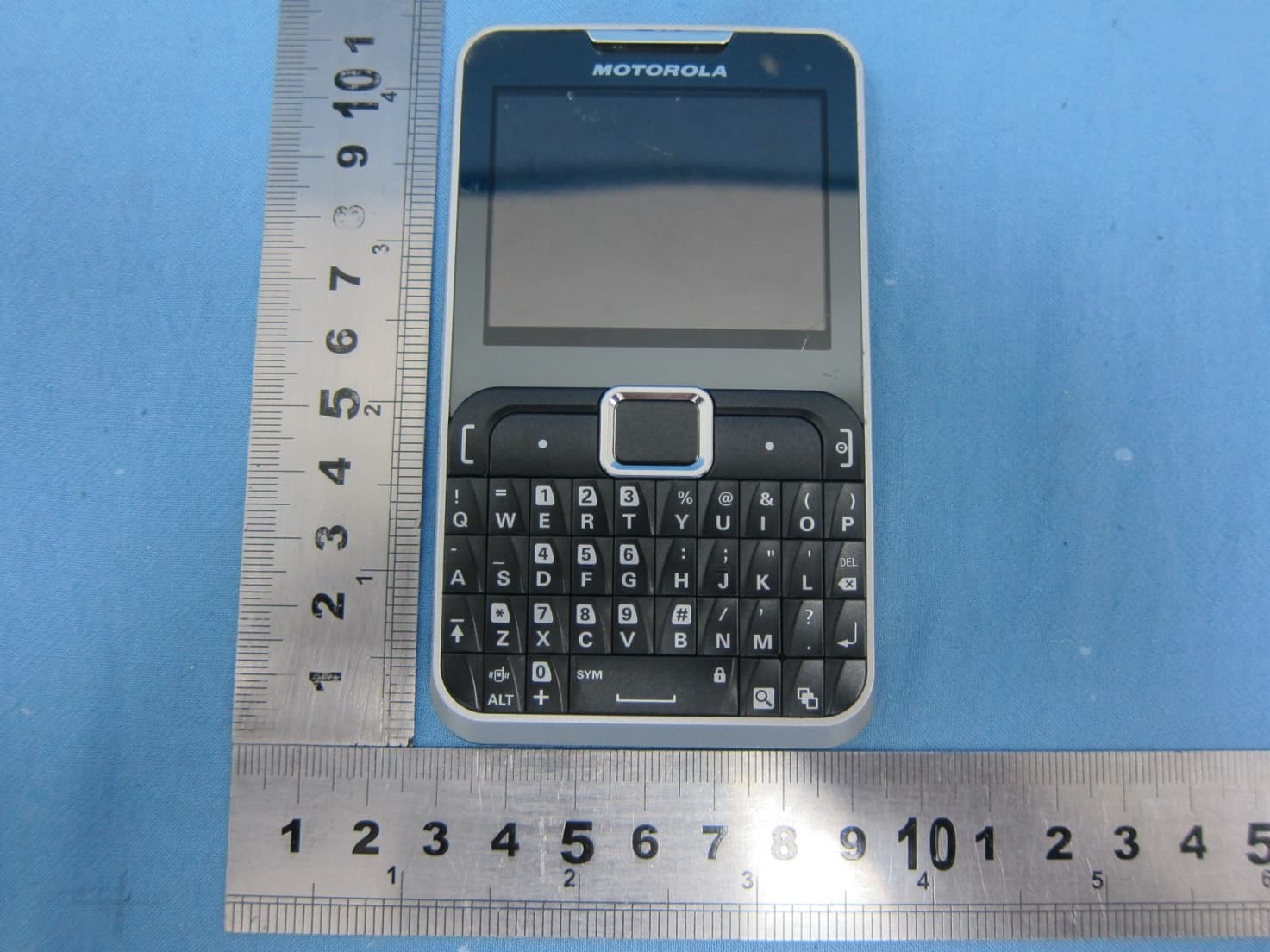 GSM/EGPRS MOBILE PHONE - FCC ID IHDT56NW2 - Motorola Mobility LLC (3)