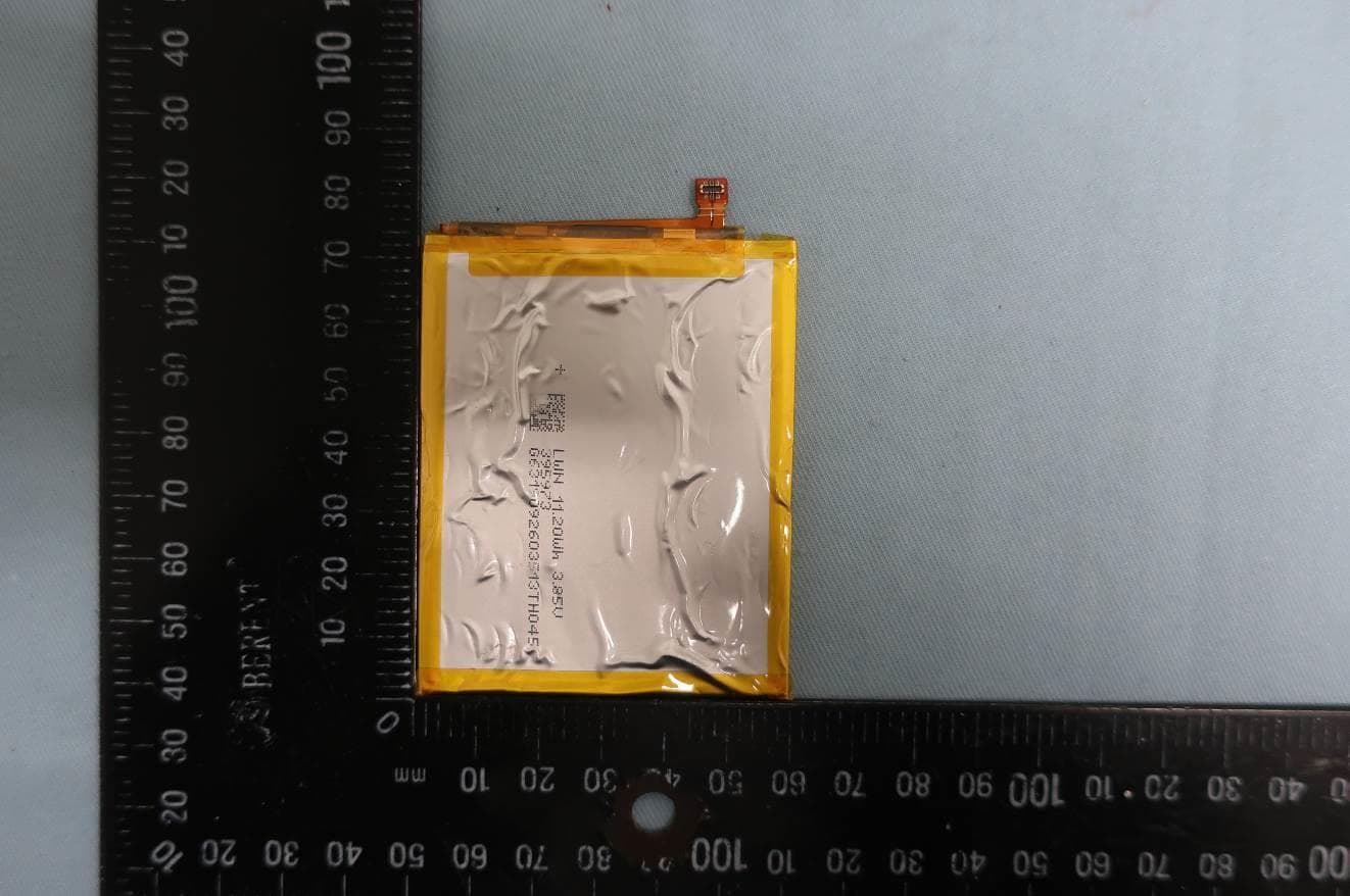 Mobile Phone - FCC ID IHDT56YS1 - Motorola Mobility LLC (4)