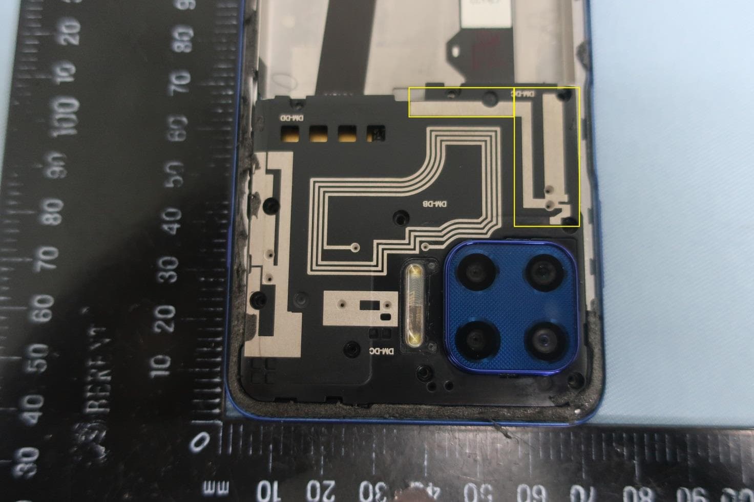 Mobile Cellular Phone - FCC ID IHDT56ZC3 - Motorola Mobility LLC (2)