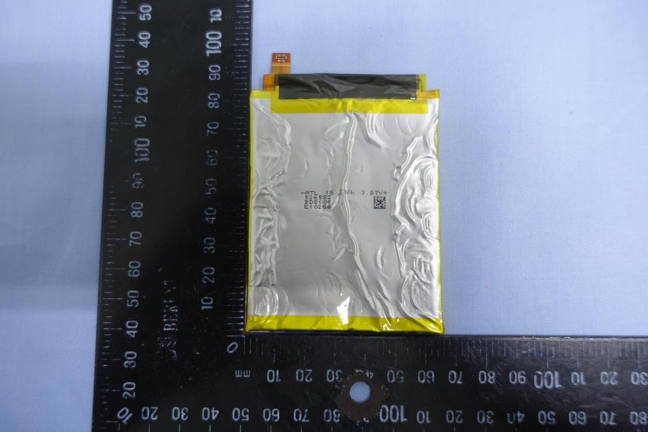 Mobile Cellular Phone - FCC ID IHDT56ZV2 - Motorola Mobility LLC (4)