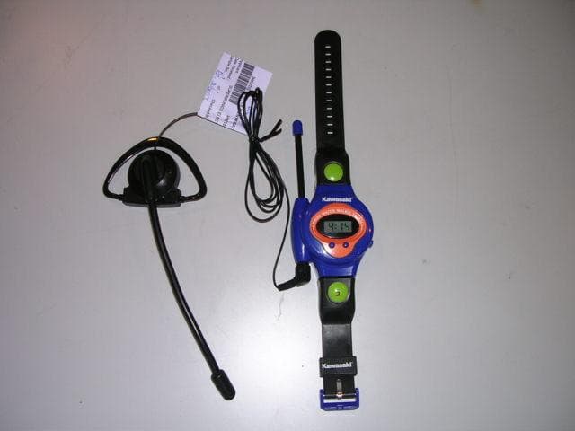 WRIST WATCH WALKIE TALKIE - FCC ID II622236 - Supersonics Electronics Company (4)