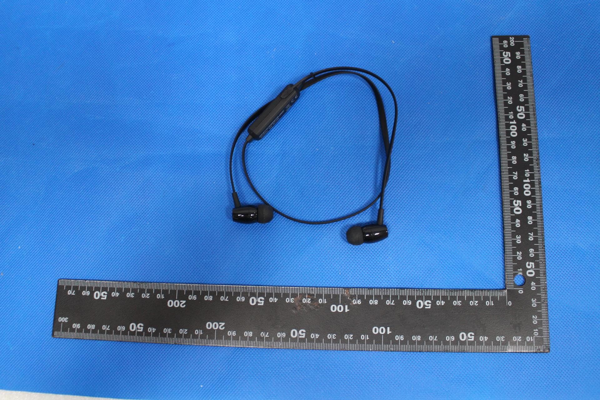Wireless Earbuds - FCC ID IKQBT102A - Scosche Industries Inc