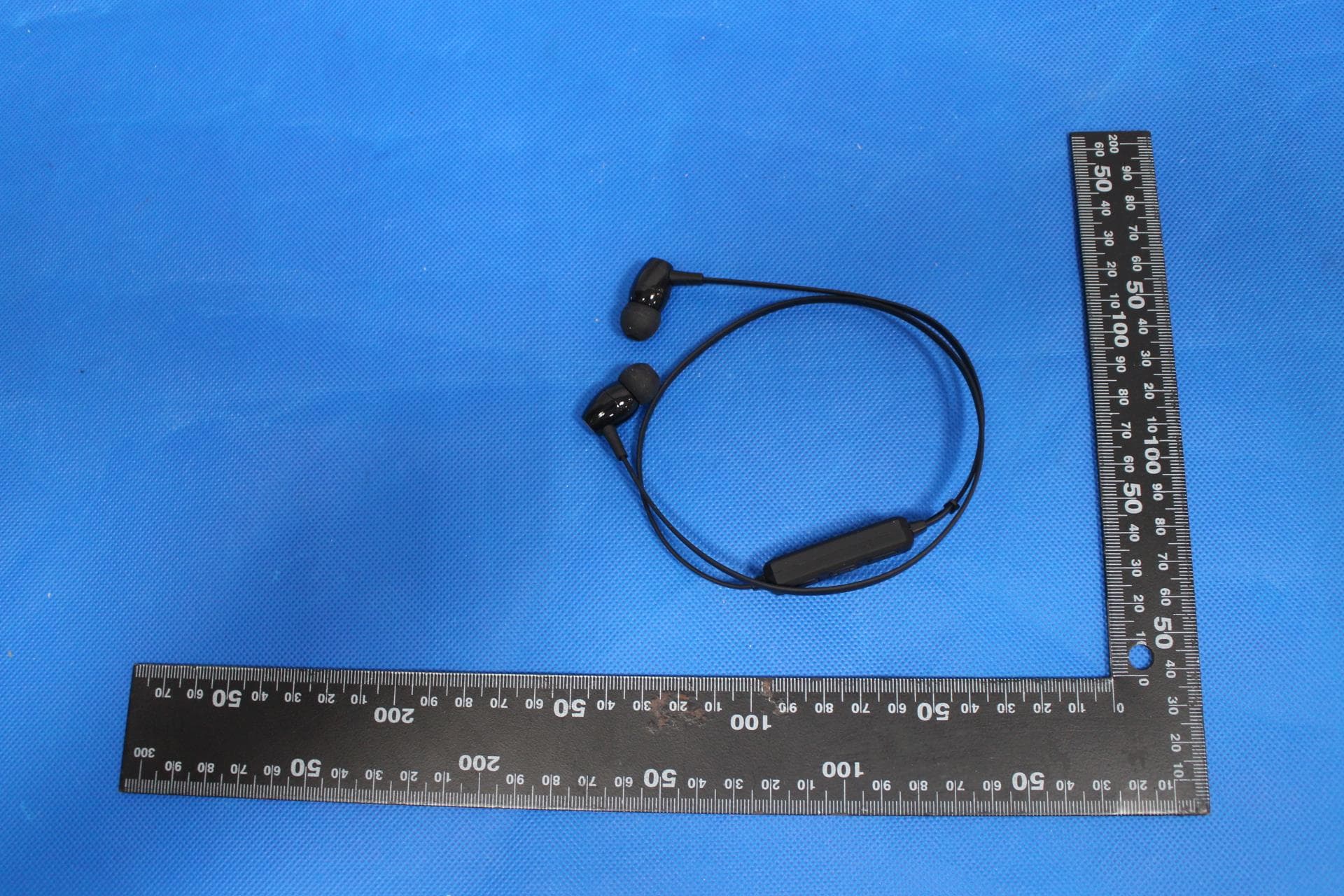 Wireless Earbuds - FCC ID IKQBT102A - Scosche Industries Inc (2)
