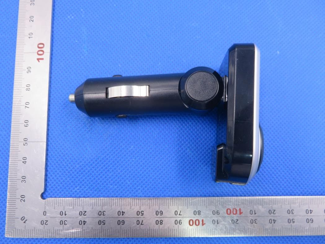 Wireless hands free car kit with Bluetooth and FM - FCC ID IKQBTFM3B - Scosche Industries Inc (4)
