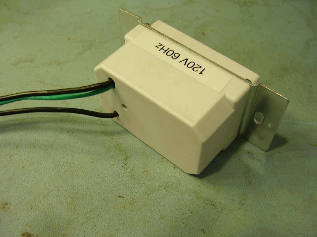 Remote control transmitter for ceiling fan lamp - FCC ID IN2TX22 - Hunter Fan Company (3)