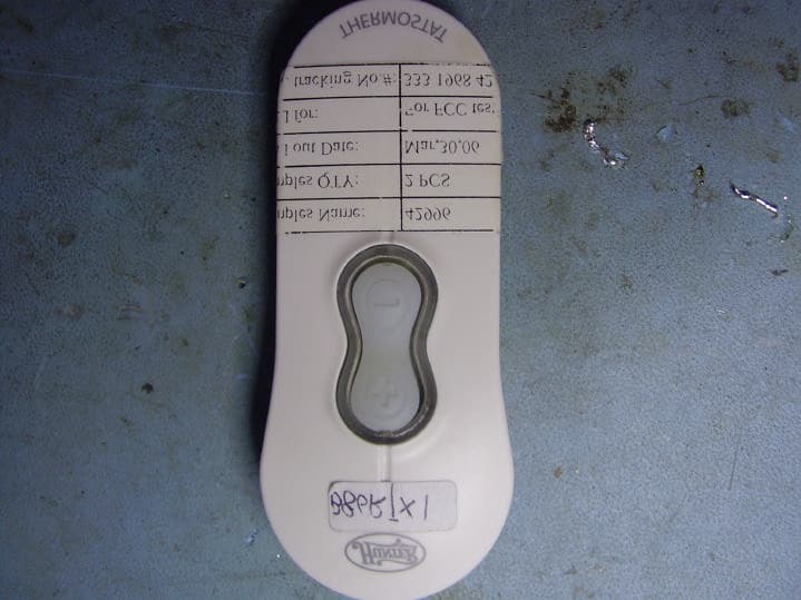 Remote Control Transmitter - FCC ID IN2TX70 - Hunter Fan Company (2)