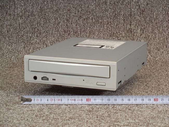 CD-ROM Drive - FCC ID IUO9TB084CRB - Panasonic Healthcare Co., Ltd. (2)
