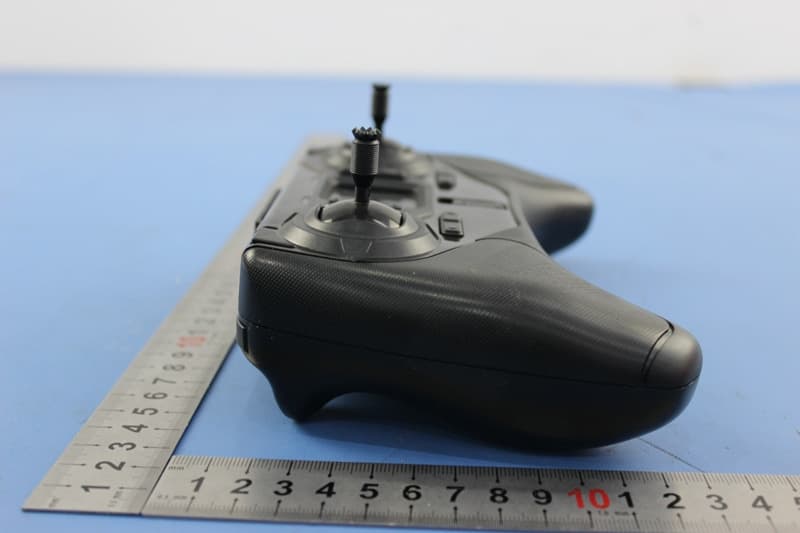 Radio controlled model quadcopter and transmitter/receiver - FCC ID IYFMR100 - Hobbico Inc (4)