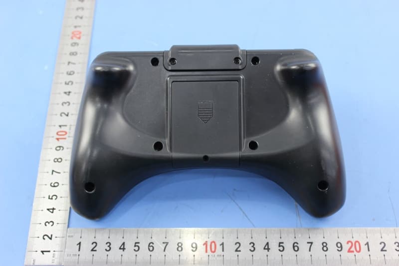 Radio controlled model quadcopter and transmitter/receiver - FCC ID IYFMR100 - Hobbico Inc (2)