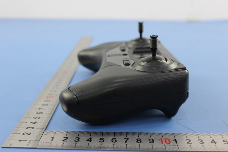 Radio controlled model quadcopter and transmitter/receiver - FCC ID IYFMR100 - Hobbico Inc (3)
