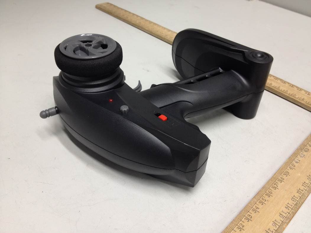 Radio Control Toy Transmitter (2.4GHz) - FCC ID IYFRVLC01 - Hobbico Inc (4)