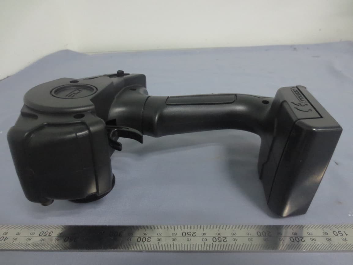 2.4GHz Transmitter - FCC ID IYFTTX300 - Hobbico Inc (4)