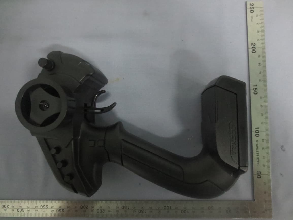 2.4GHz Transmitter - FCC ID IYFTTX300 - Hobbico Inc (2)