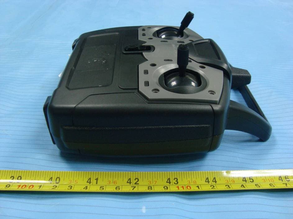 2.4 GH Radio System Transmitter - FCC ID IYFTTX402 - Hobbico Inc (2)