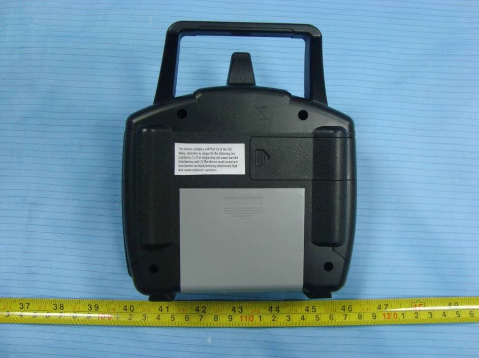 2.4 GH Radio System Transmitter - FCC ID IYFTTX402 - Hobbico Inc (3)