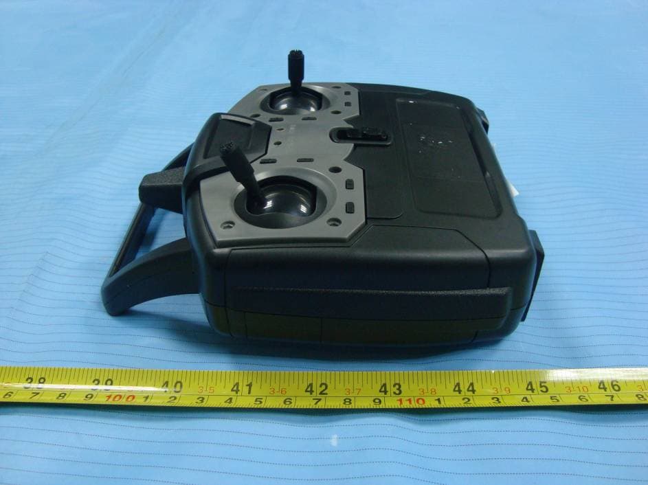 2.4 GH Radio System Transmitter - FCC ID IYFTTX402 - Hobbico Inc (5)