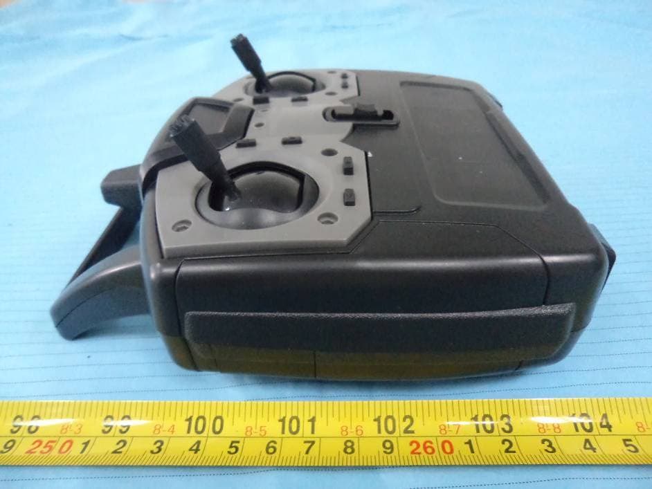 RADIO SYSTEM TRANSMITTER - FCC ID IYFTTX403 - Hobbico Inc (2)