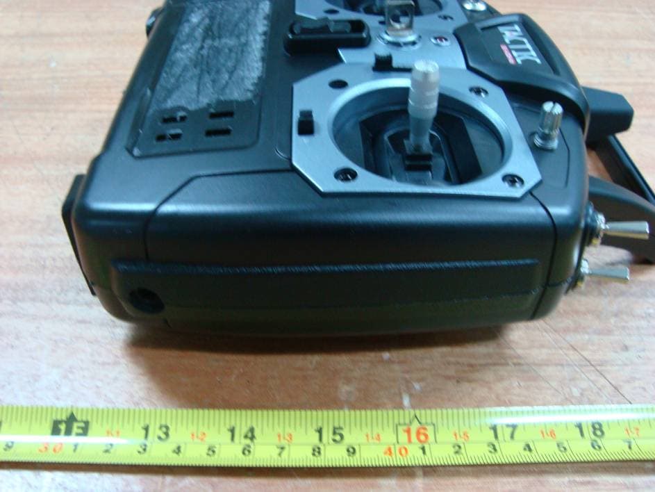 2.4 GHz Radio System Transmitter - FCC ID IYFTTX600 - Hobbico Inc (4)