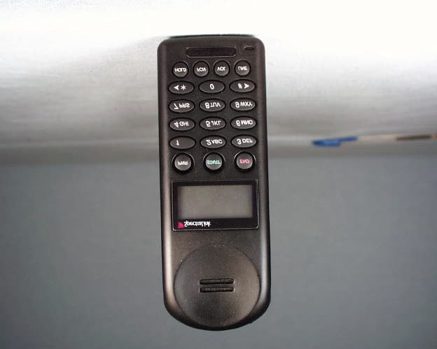 DSS - Part 15 Spread Spectrum Transmitter - FCC ID IYGPTB600 - Spectralink Corporation (2)