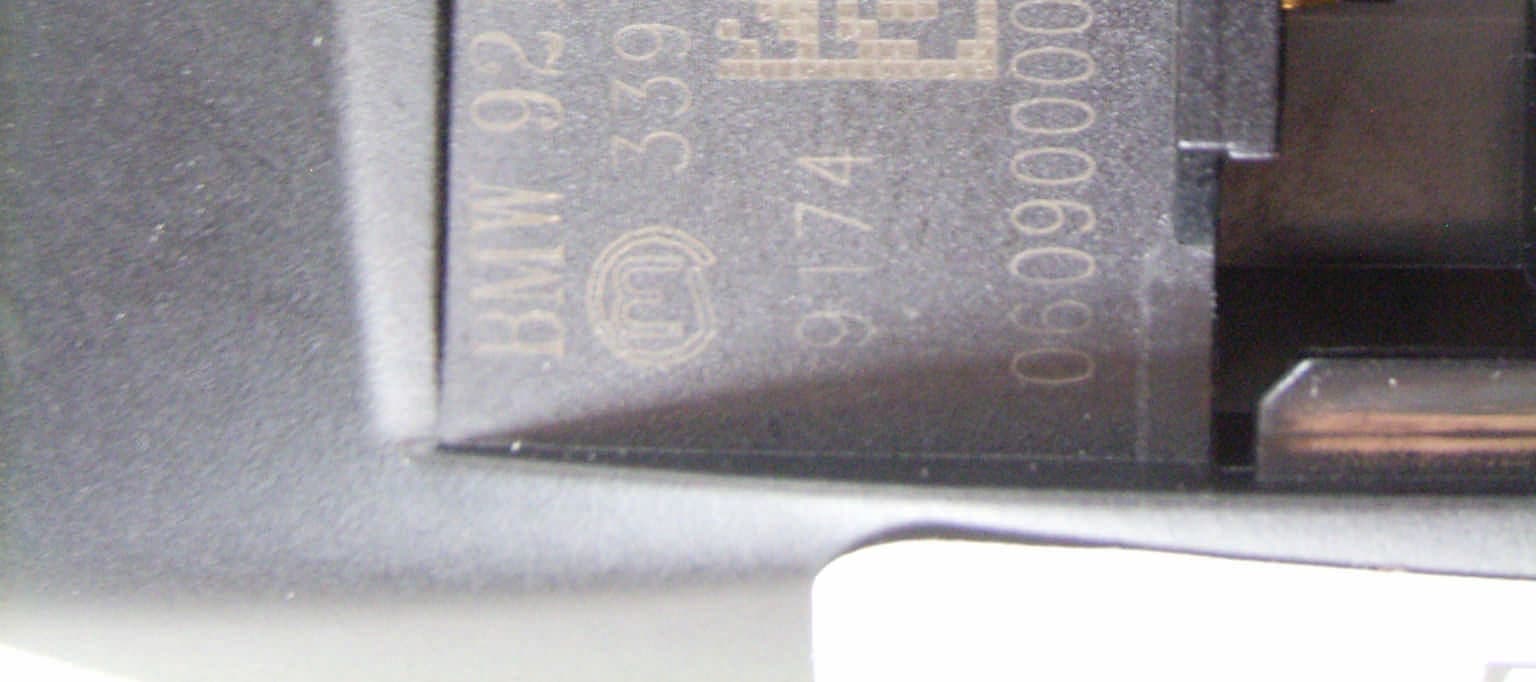 Remote Control Transmitter for Car Entertainment System - FCC ID IYZ-FFB - Marquardt GmbH (5)
