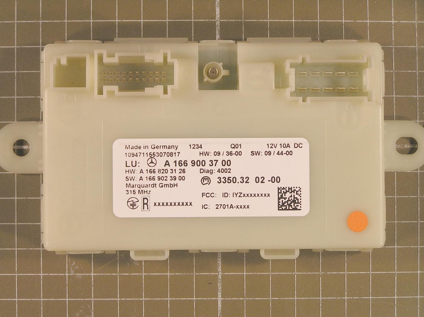 Keyless Go Control Unit - FCC ID IYZ335033 - Marquardt GmbH (2)