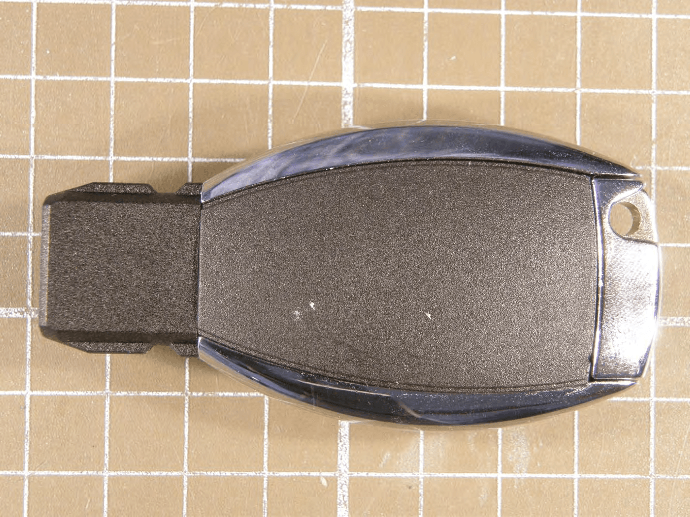 Keyless Car Entry Controller - FCC ID IYZDC12B - Marquardt GmbH (2)