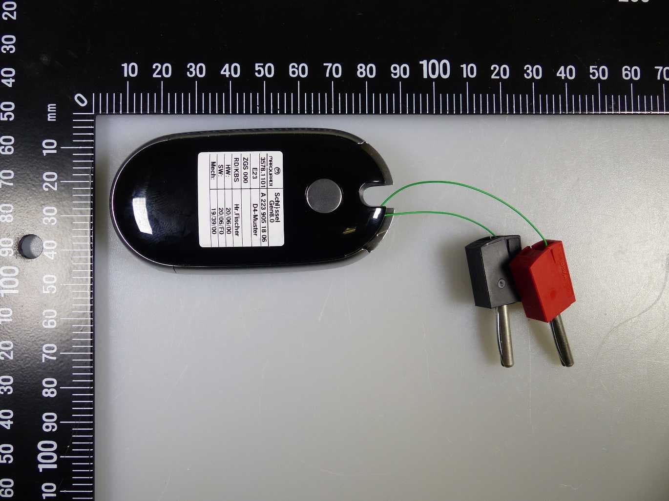 Passive Entry Car Key - FCC ID IYZMS5 - Marquardt GmbH (2)