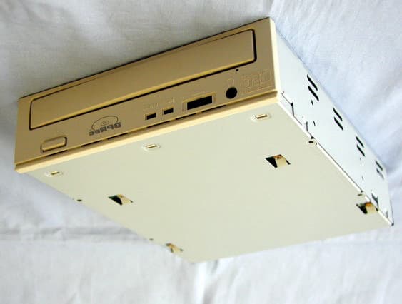 CD-RW Drive - FCC ID JBQCDR024 - Sanyo Electric Co Ltd (3)