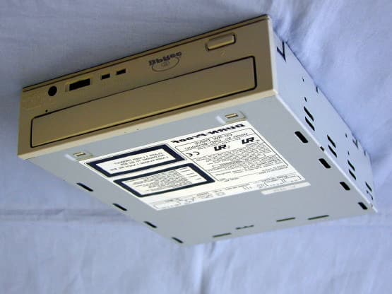 CD-RW Drive - FCC ID JBQCDR024 - Sanyo Electric Co Ltd