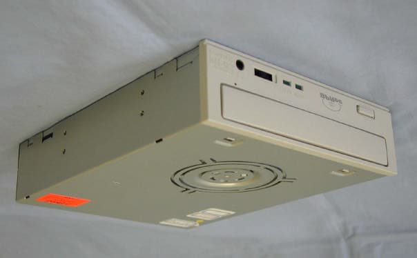 Internal CD-RW Drive - FCC ID JBQCDR025 - Sanyo Electric Co Ltd (1)