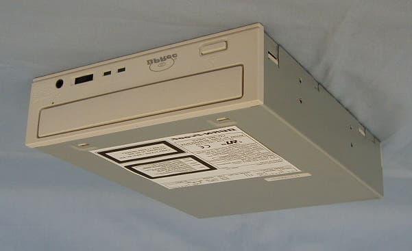 Internal CD-RW - FCC ID JBQCDR027 - Sanyo Electric Co Ltd (4)