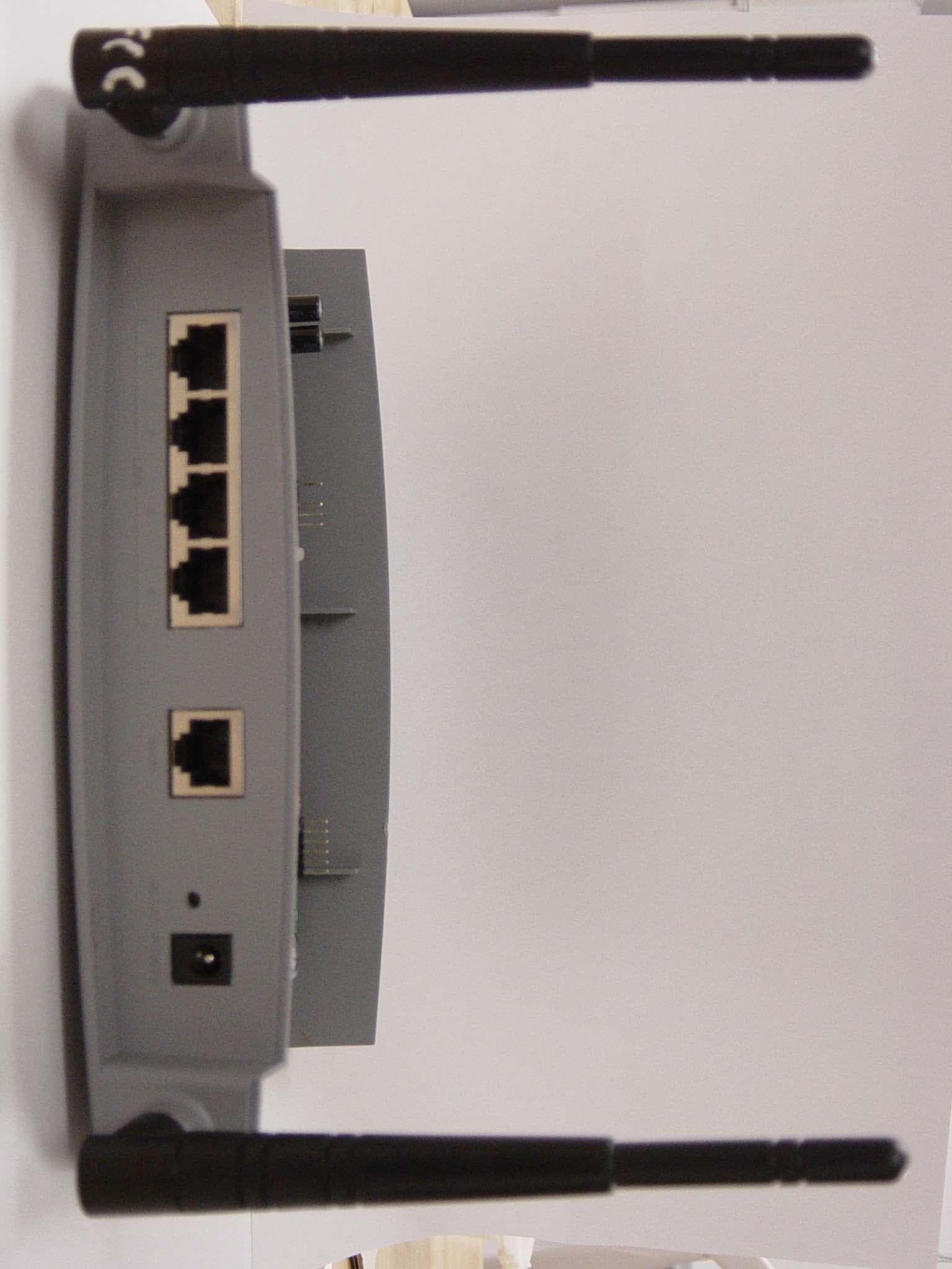 2.4 GHz WIRELESS LAN ROUTER - FCC ID JFE-D2D00003 - ParkerVision Inc (2)