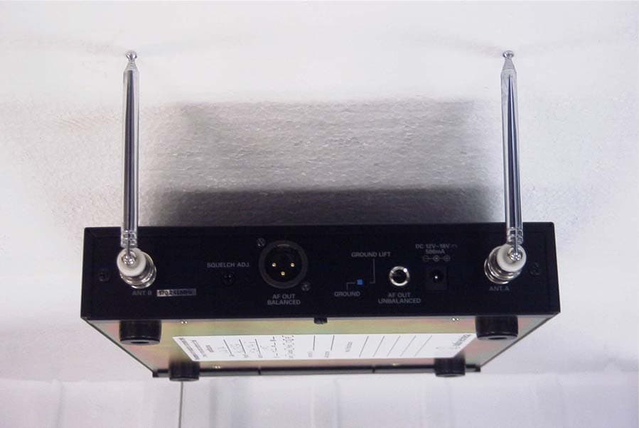 Communications Receiver - FCC ID JFZATWR220 - Audio-Technica Corporation (1)
