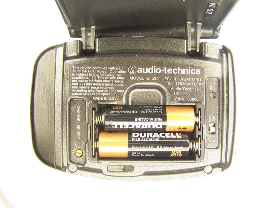 SpectraPulse Wireless Microphone System � Microphone Transceiver Unit MTU301 - FCC ID JFZMTU301 - Audio-Technica Corporation (1)