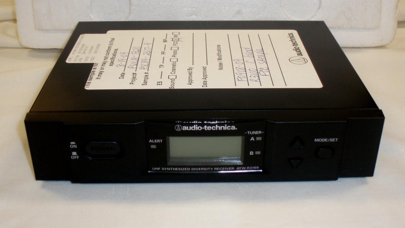 WIRELESS MICROPHONE RECEIVER - FCC ID JFZR3100BC - Audio-Technica Corporation (1)