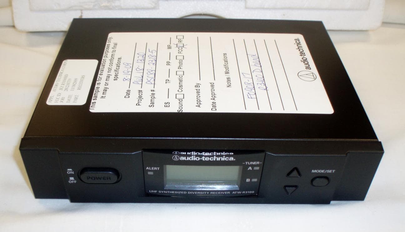 WIRELESS MICROPHONE RECEIVER - FCC ID JFZR3100BD - Audio-Technica Corporation (1)