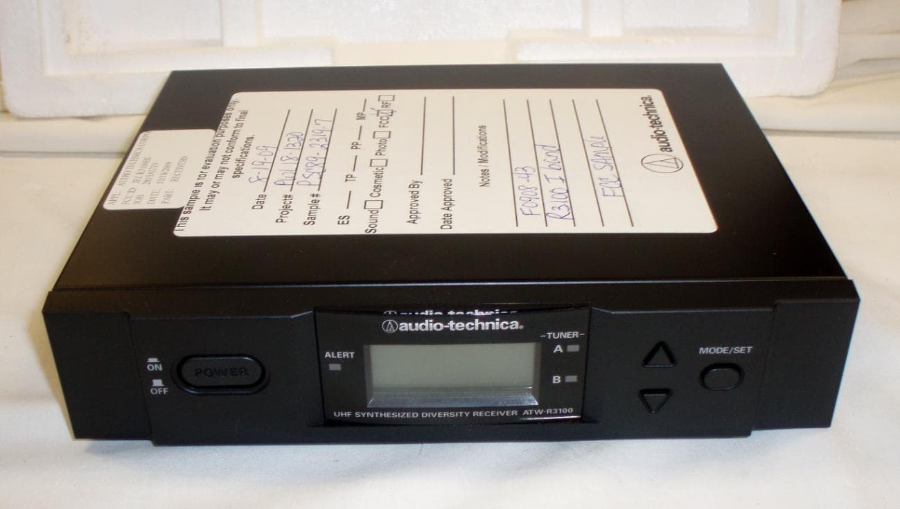 WIRELESS MICROPHONE RECEIVER - FCC ID JFZR3100BI - Audio-Technica Corporation (1)