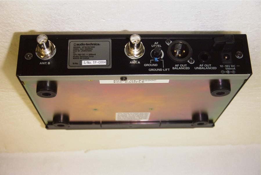 UHF RECEIVER - FCC ID JFZR3100C - Audio-Technica Corporation (2)