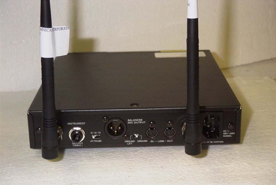 COMMUNICATION RECEIVER - FCC ID JFZR4100C - Audio-Technica Corporation (2)