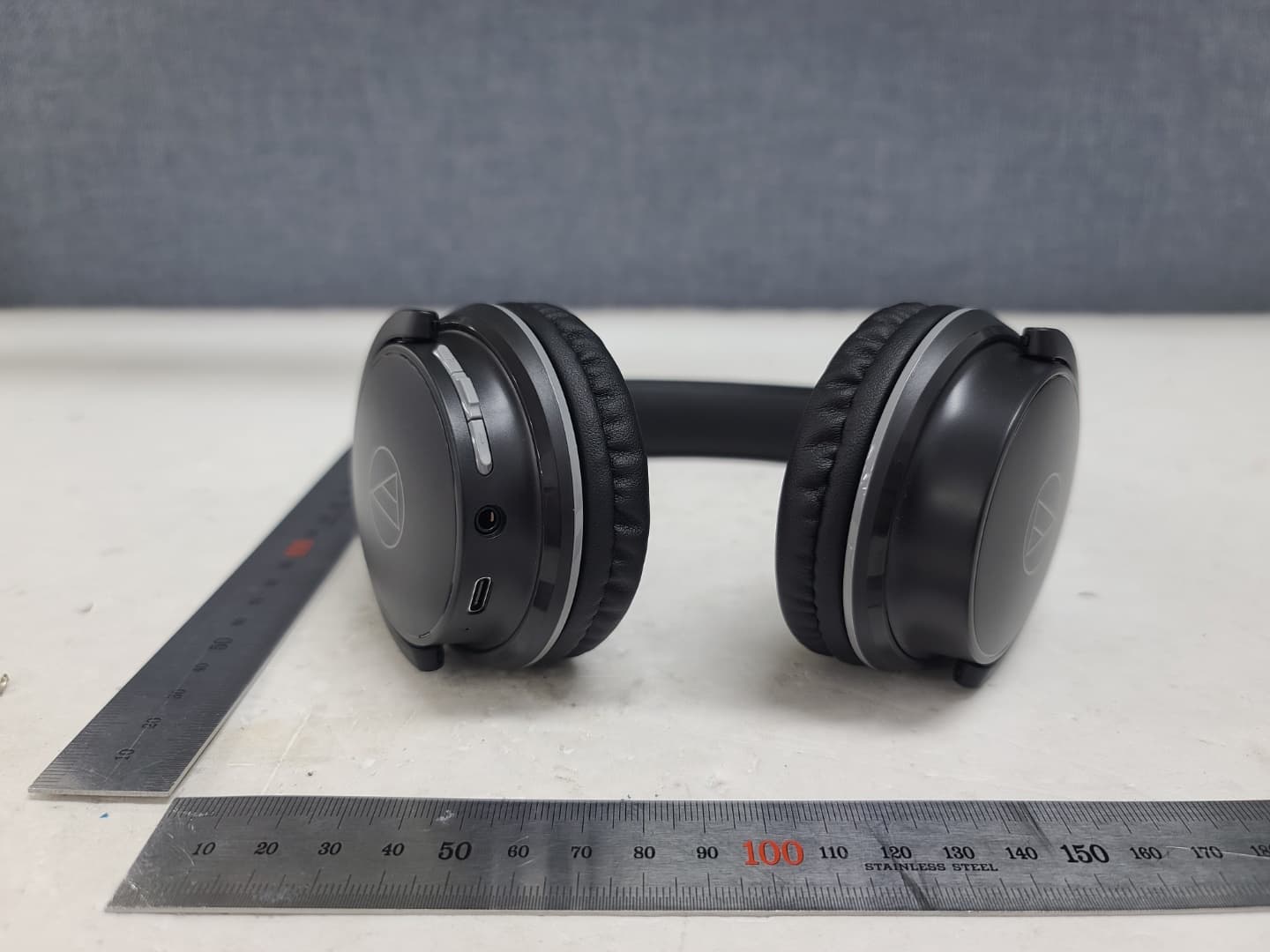 Wireless Headphones - FCC ID JFZS220BT - Audio-Technica Corporation