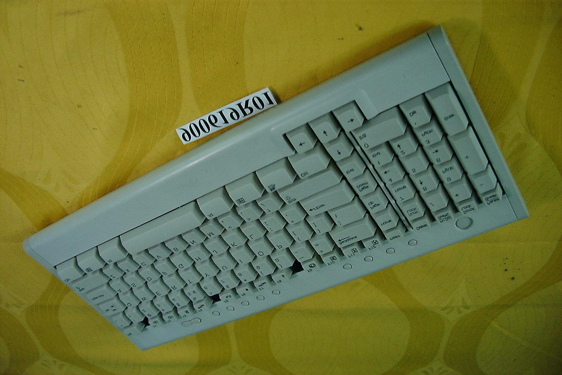 Wireless Keyboard - FCC ID JNZ211494 - Logitech Far East Ltd (1)
