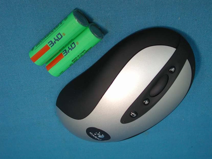 Wireless Mouse - FCC ID JNZ211596 - Logitech Far East Ltd (1)